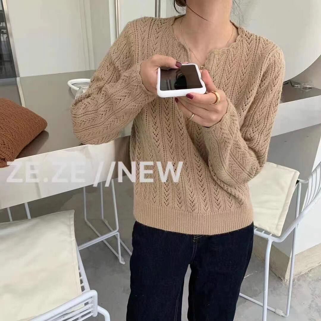 キーネック針抜きニット