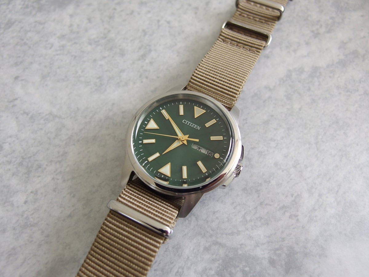 特典付き【CITIZEN Collection】 BM8180-71W / エコドライブ（ソーラー