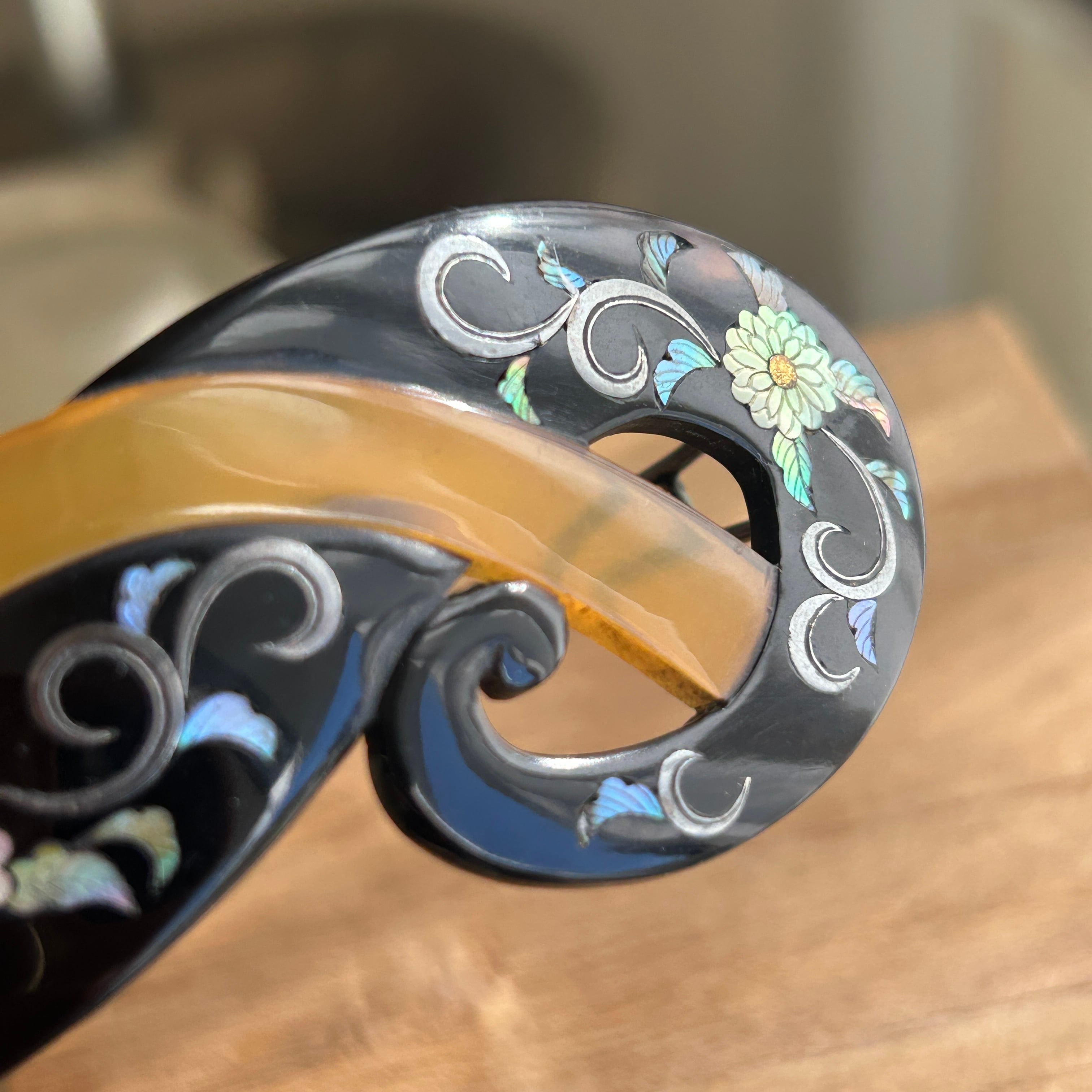 アンティーク　鼈甲二色に螺鈿銀象嵌のバレッタ