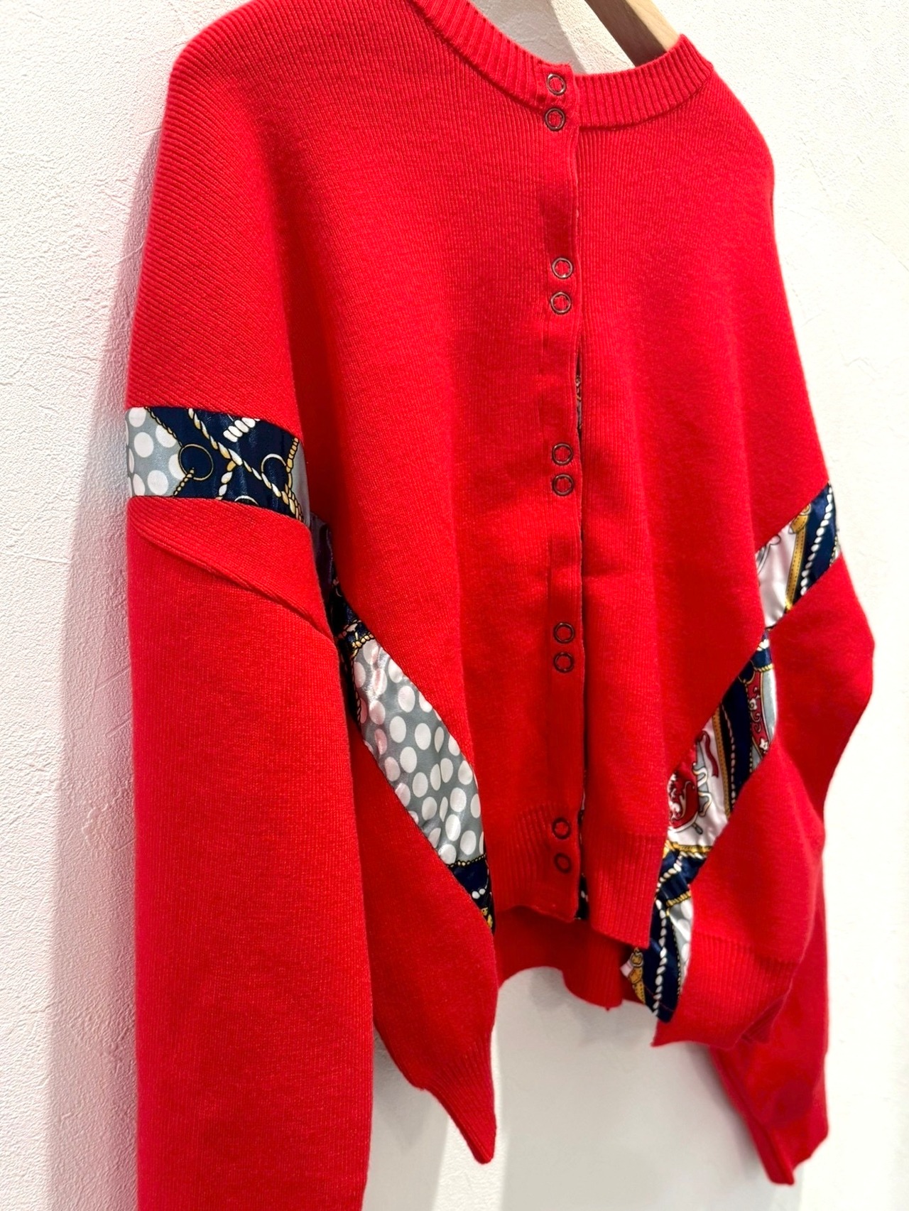 スカーフプリント2WAYニット