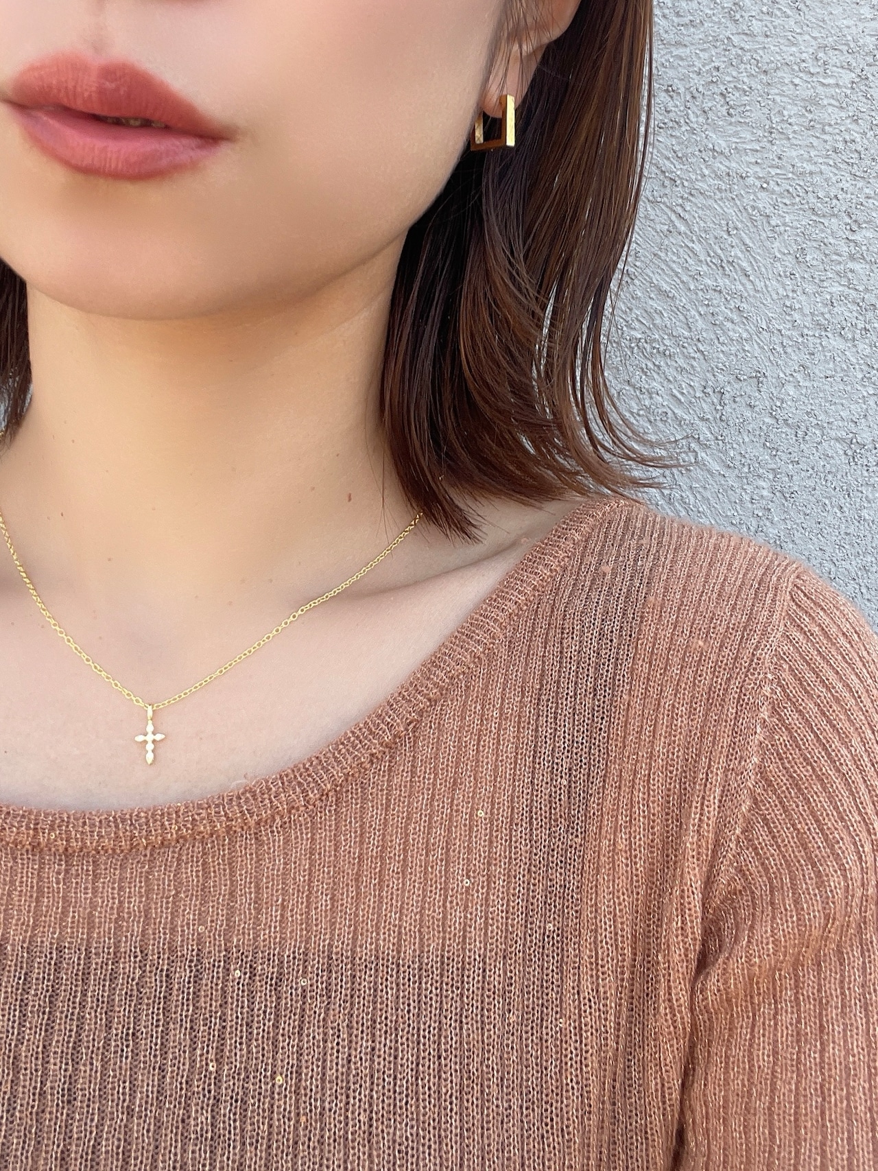 クリスタルクロスネックレス