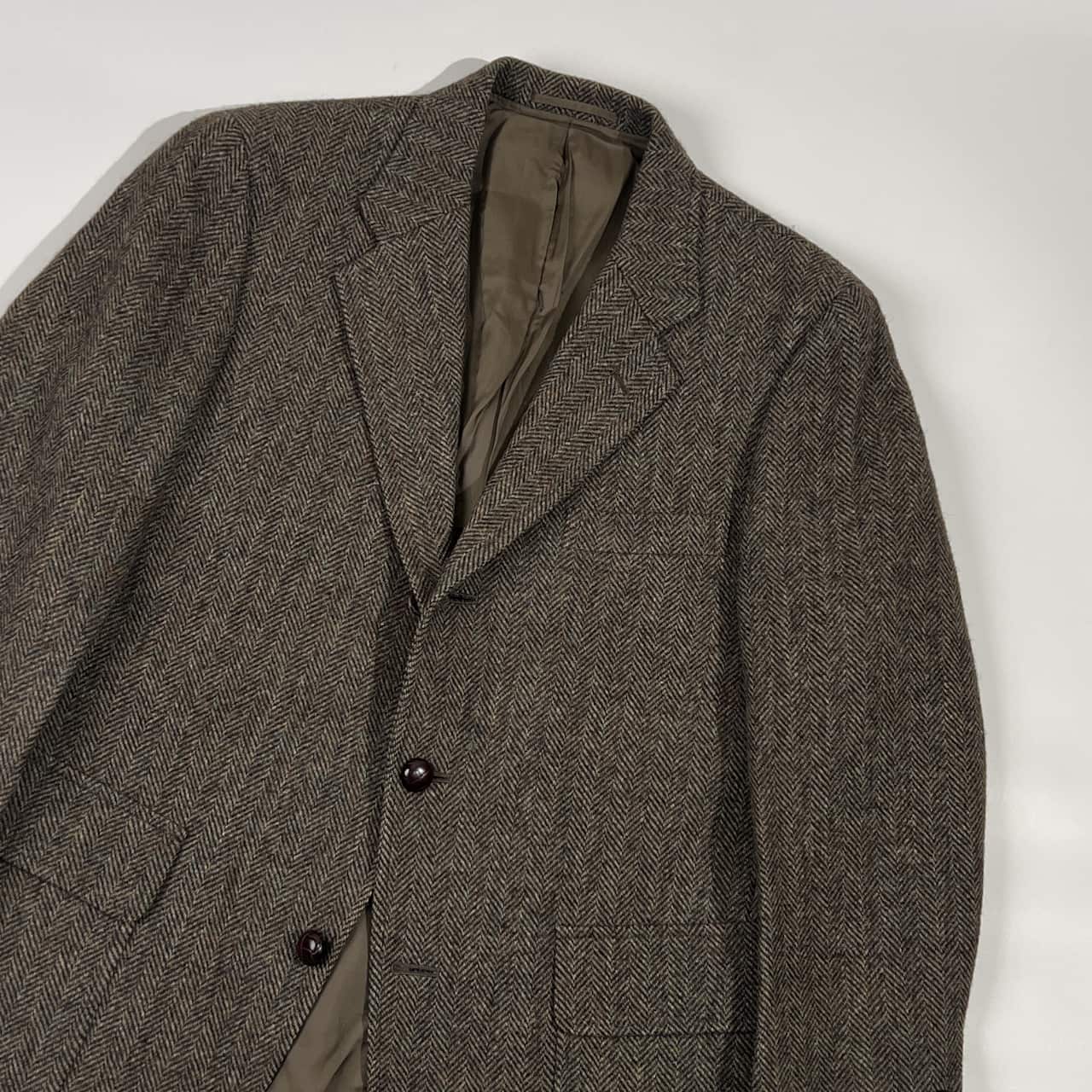 美品 J.PRESS テーラードジャケット ヘリンボーン グレー くるみボタン J.PRESS ジェイプレス くるみボタン ヘリンボーン ウール テーラード