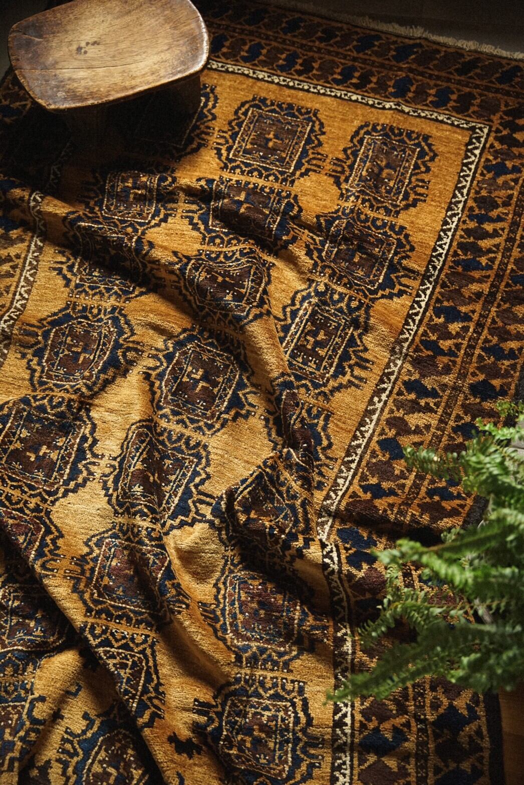 712 -Semi Antique Baluch rug