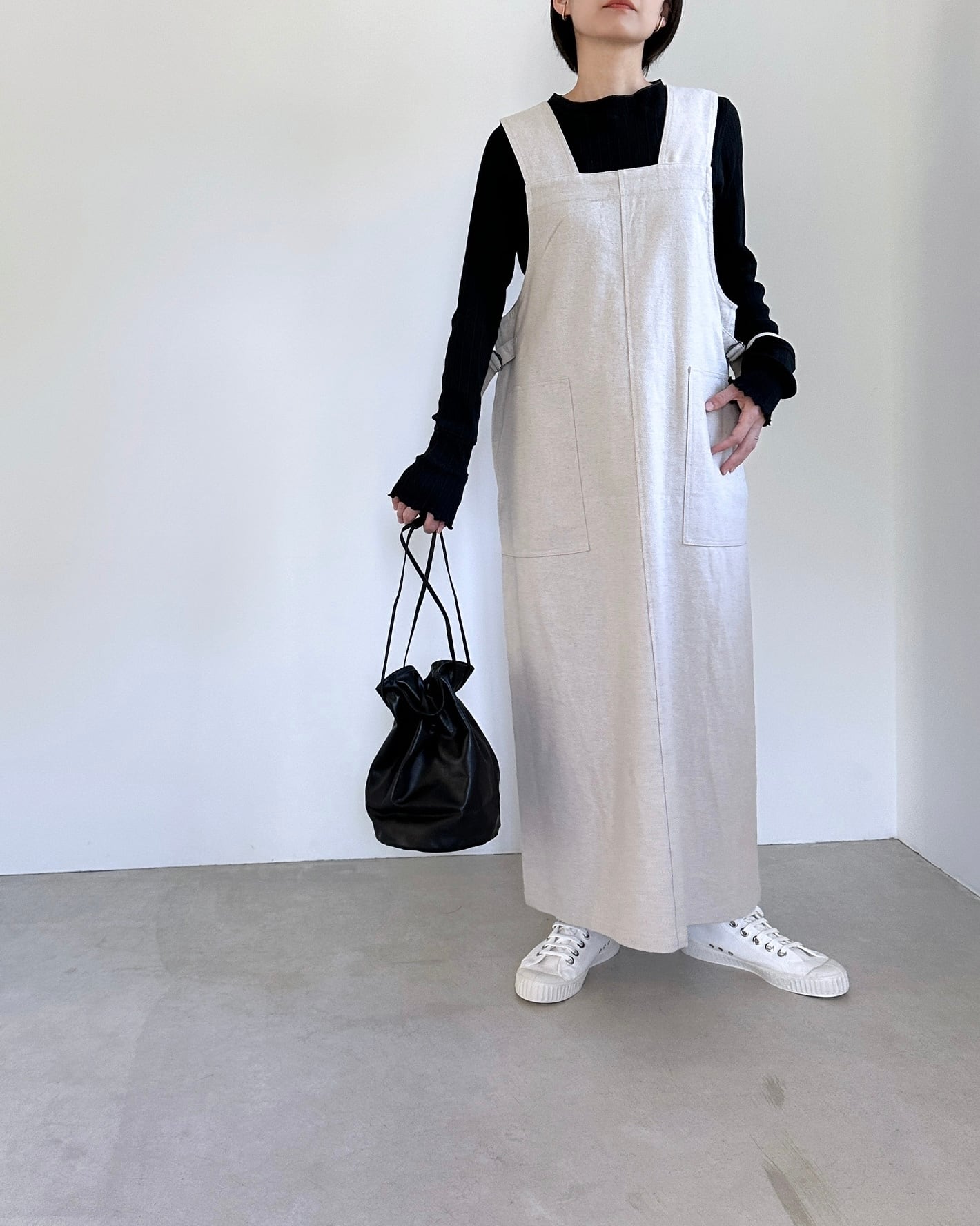 モモンハン様【✨極美品✨】ina◎リネンエプロンワンピース ブラック ✨極美品✨】ina◎リネンエプロンワンピース ブラック エプロン