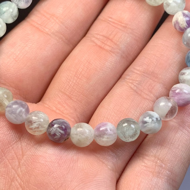 2.可愛い小粒♪エンジェルフェザーフローライト