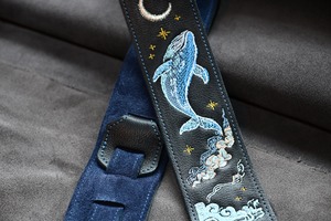 月夜クジラ刺繍ストラップ