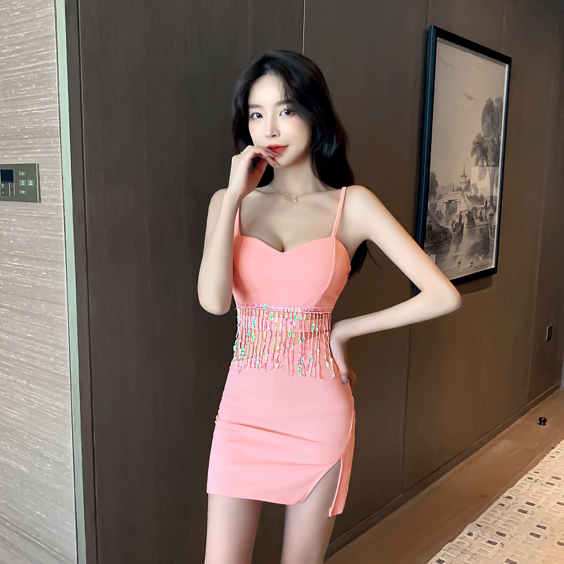 【新作】【送料無料】 2023 夏の新日本と韓国語バージョンの女性のセクシーなタッセルステッチタイトなヒップハグサスペンダーボトリングドレス 6060 0195743080925