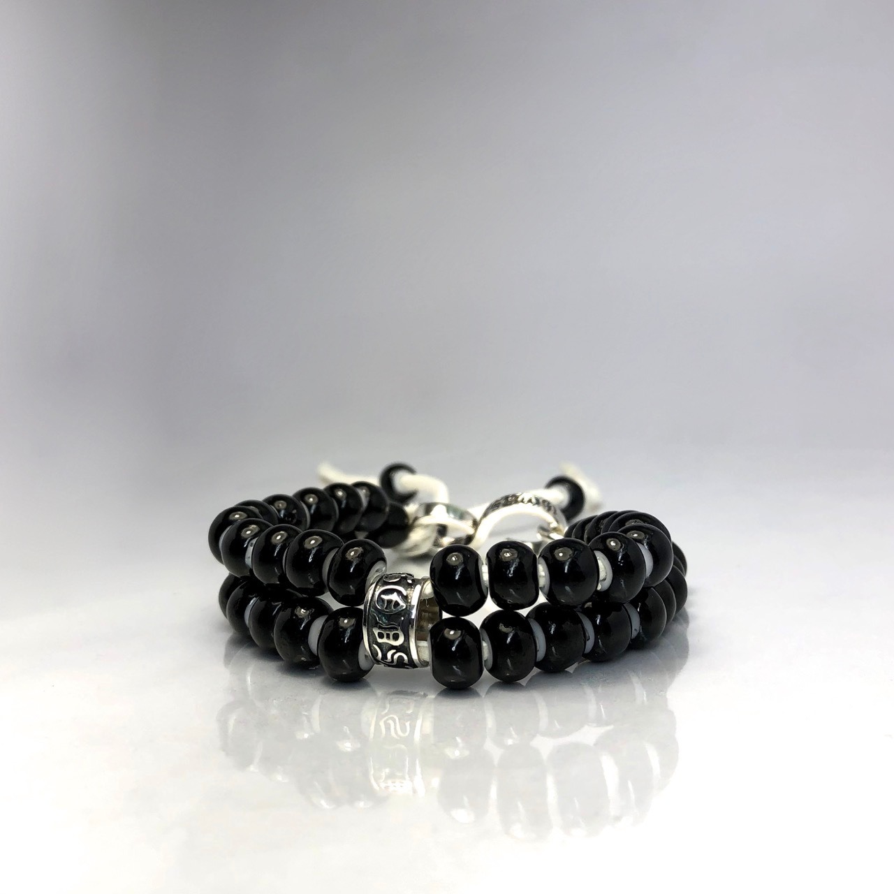 LEATHER BRACELET WHITE HEART BEADS [BLACK] / レザーブレスレット ホワイトハート・ブラック