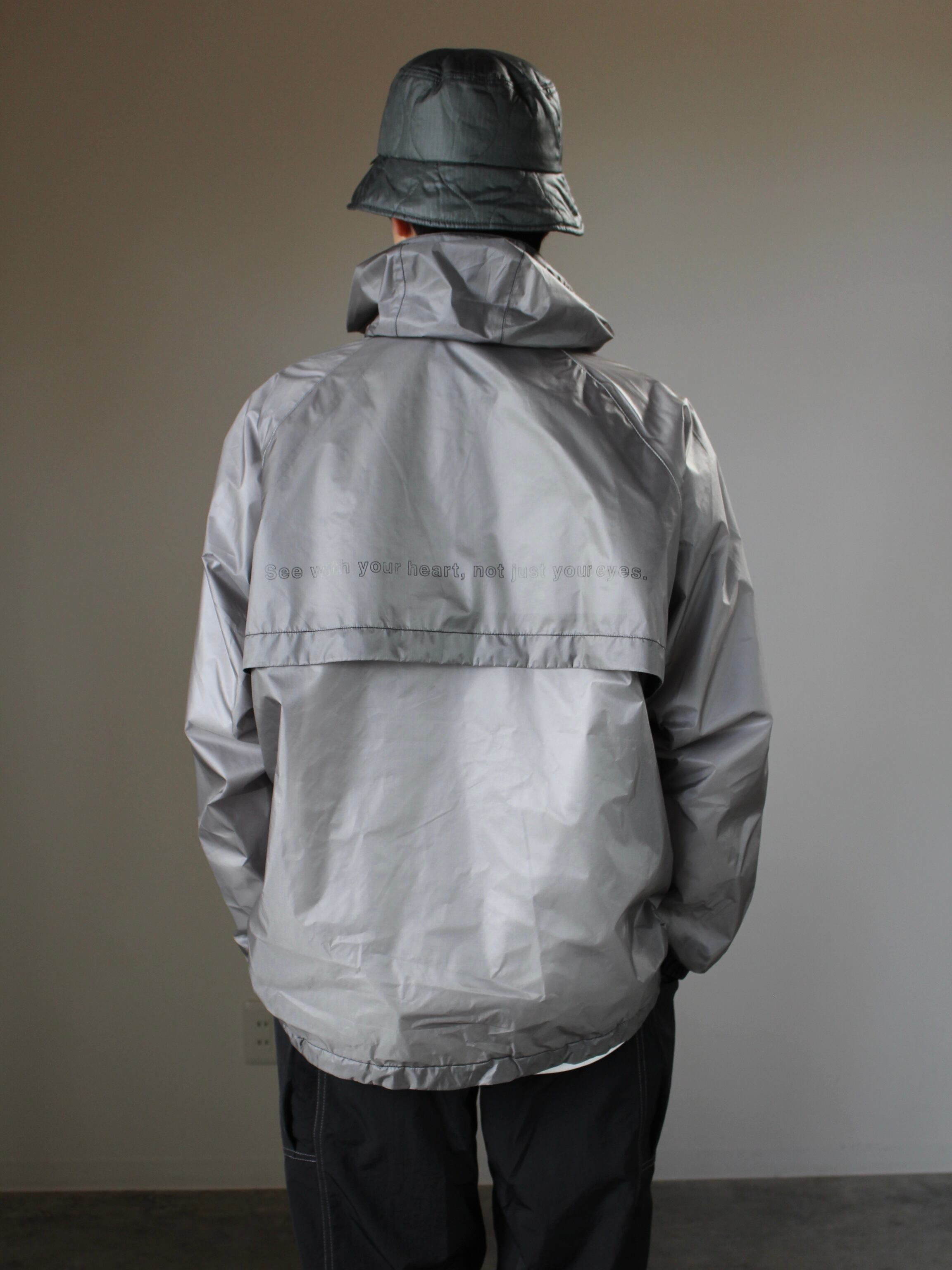 and wander アンドワンダー【sheer loose fitting rain jacket and wander アンドワンダー【sheer loose fitting rain jacket