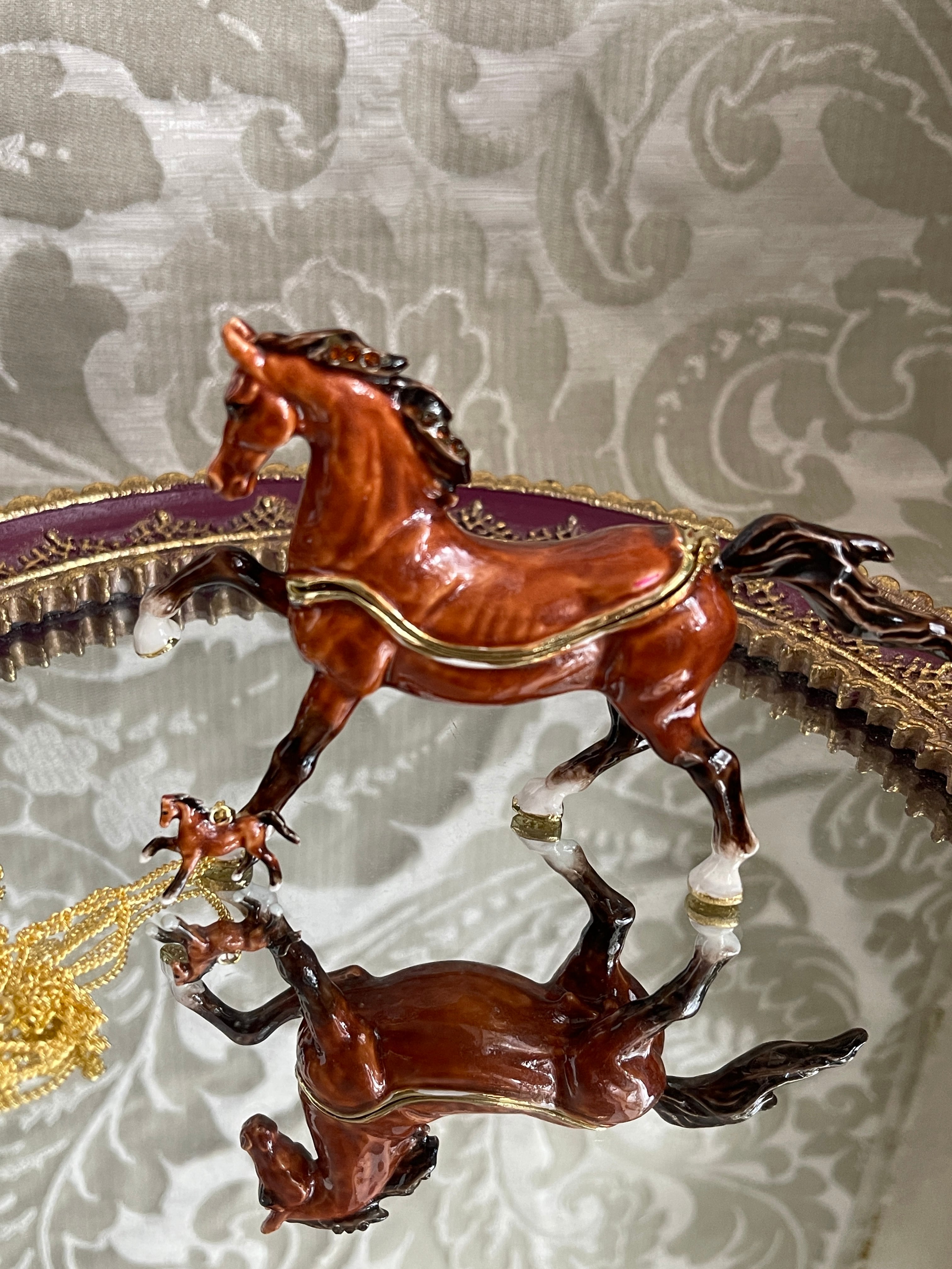 ◇2026年干支◇ホース 馬◇ネックレス付きエナメルBOX◇シークレット