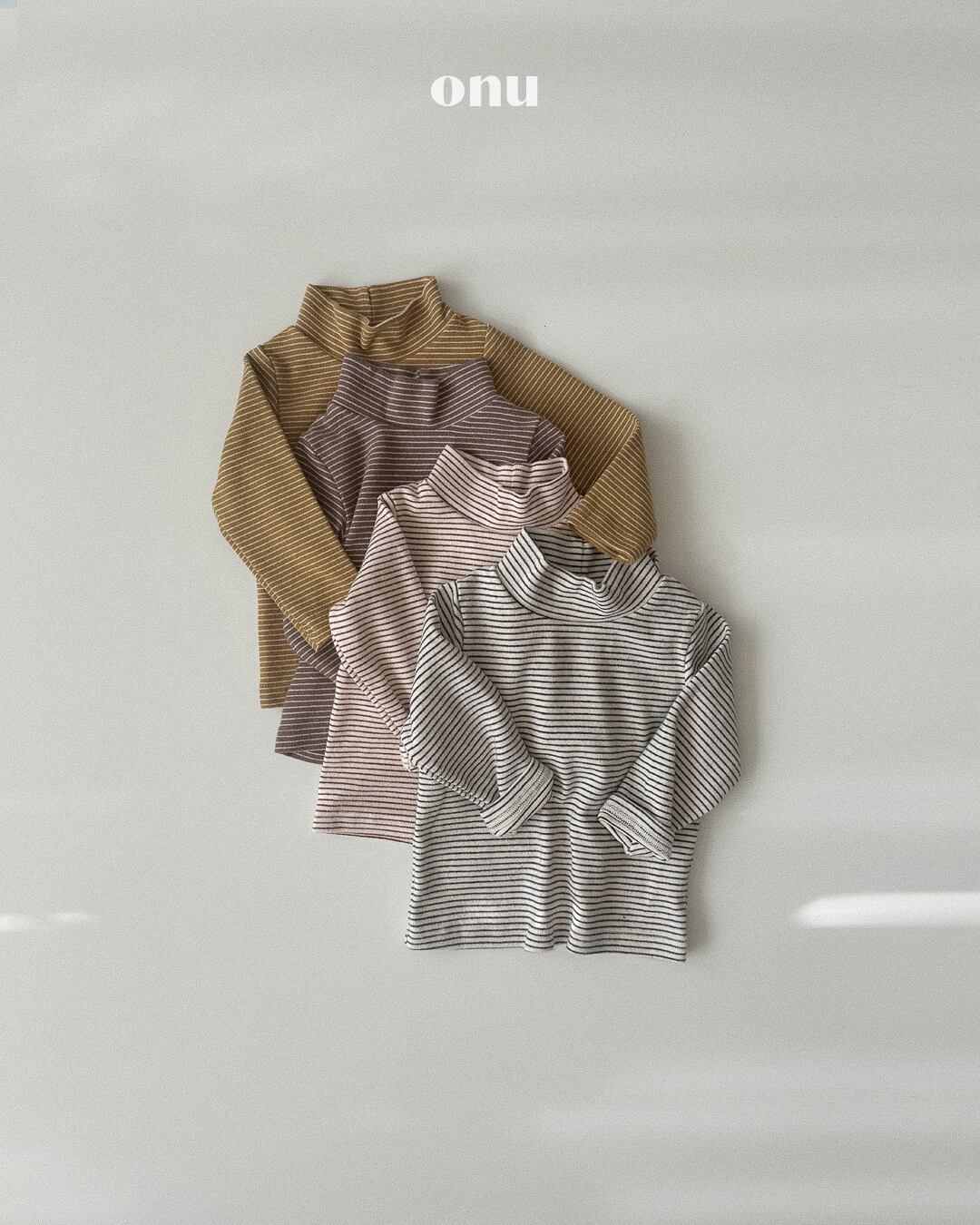 予約⌇onu/ Soft stripe half turtleneck