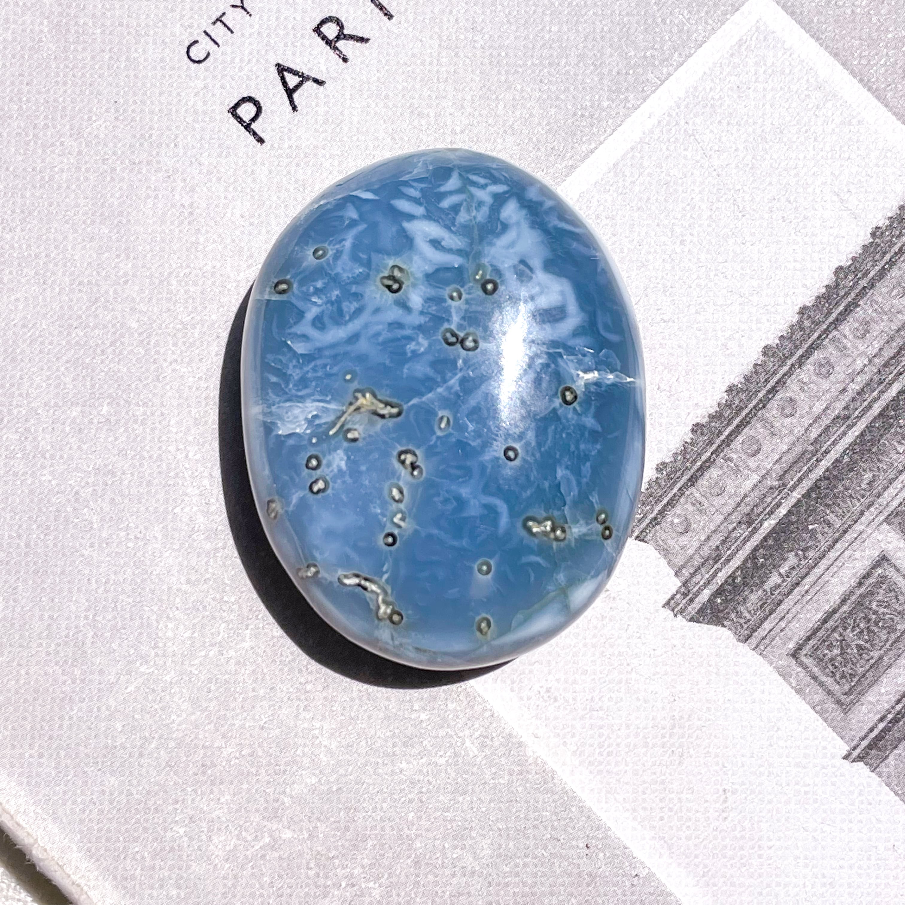 くるみ様　レア　高品質　オワイヒーブルーオパール　パーム　握り石 動画】【1点もの】最上級ペルー産ブルーオパールAAAAA ラウンド13mm 1