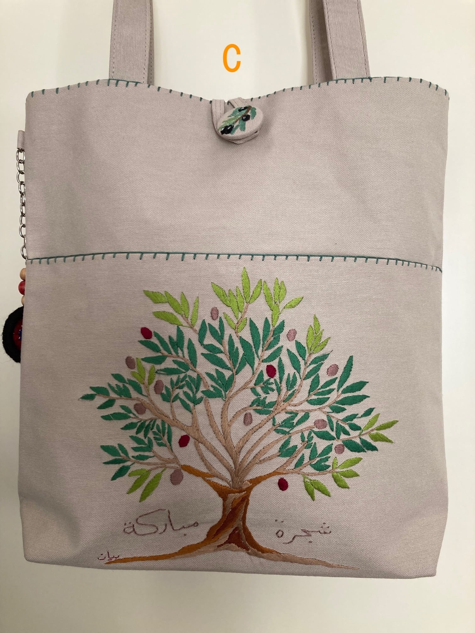 残り一枚! 手刺繍トートバッグ【オリーブ】