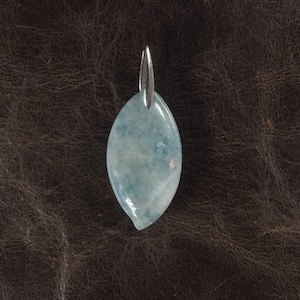 糸魚川翡翠 コン沢 青翡翠 リーフペンダントトップ 3.0g  pale Blue Jadeite leaf pendant top