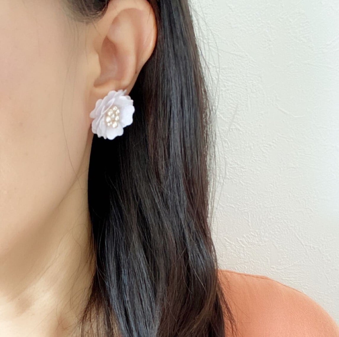 薄い紫の大ぶりペーパーフラワーイヤリング ピアス セール品 パピエル