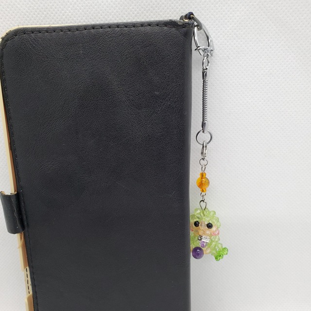 「幸運のシンボルと癒しの力を贈る」2月生まれのアメジストとアンバーの赤ちゃんモチーフ