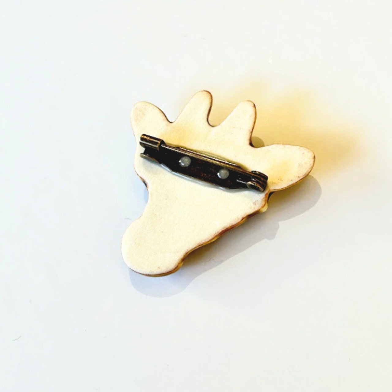 きりん　ブローチ