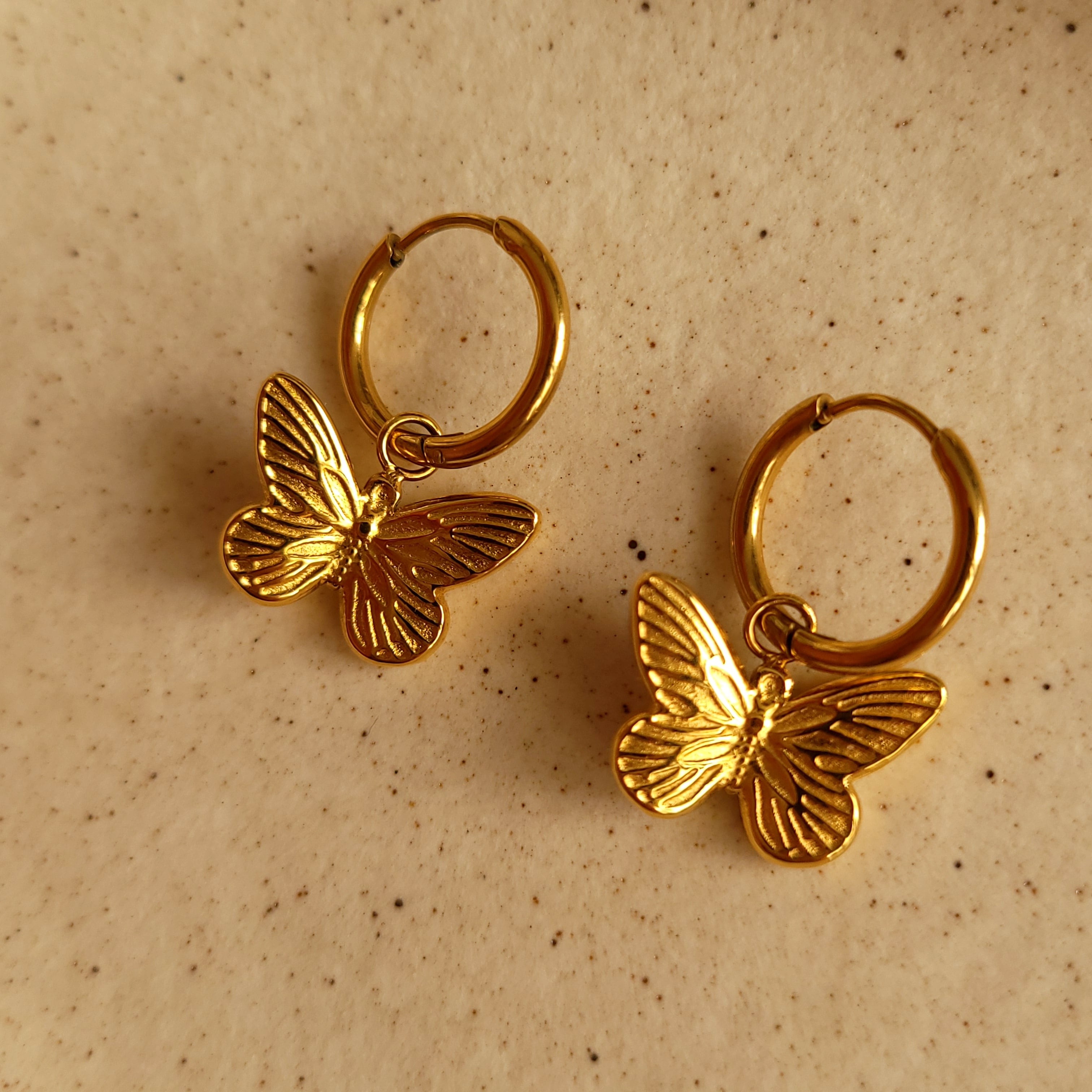 006 butterfiy drop｜蝶 バタフライ 揺れる ピアス レディース