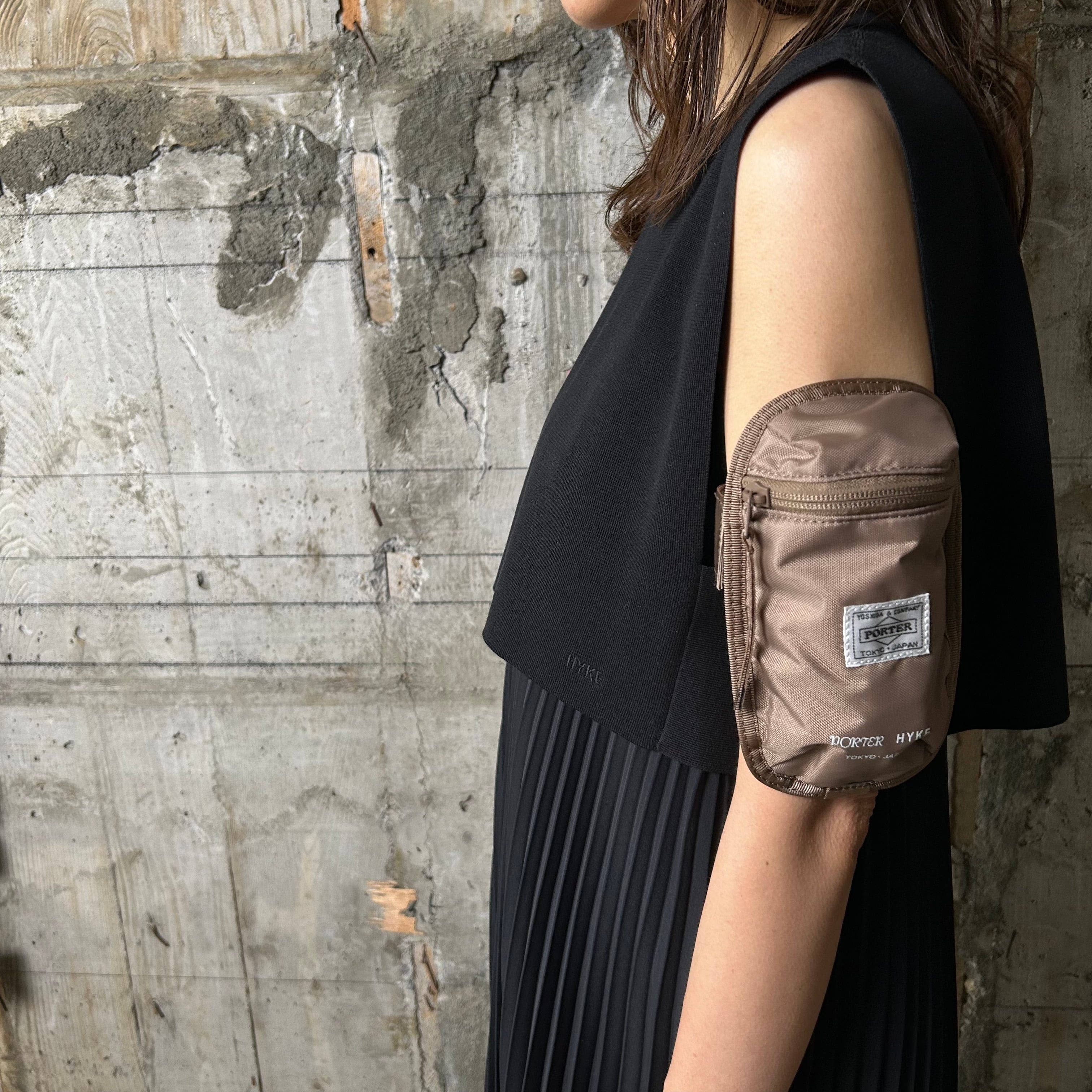 新品PORTER×HYKE ポーター ハイク ARM POUCH ベージュ | transparencia