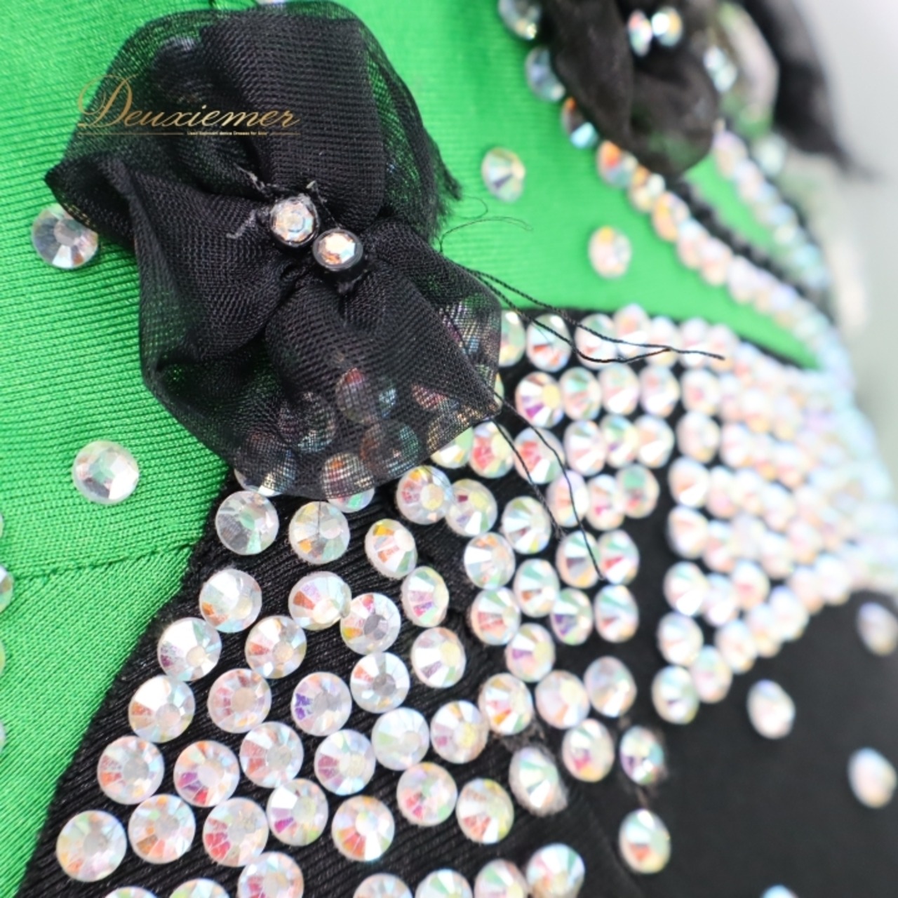 社交ダンス 衣装 スタンダードドレス スタンダード ドレス ワンピース 緑 フロート デモ 競技 ダンス パーティ プリーツ 黒 ブラック グリーン系 鮮やか 華やか 衣装ドレス デモ用 競技用 パーティー用 ダンスウェア コスチューム ステージ衣装