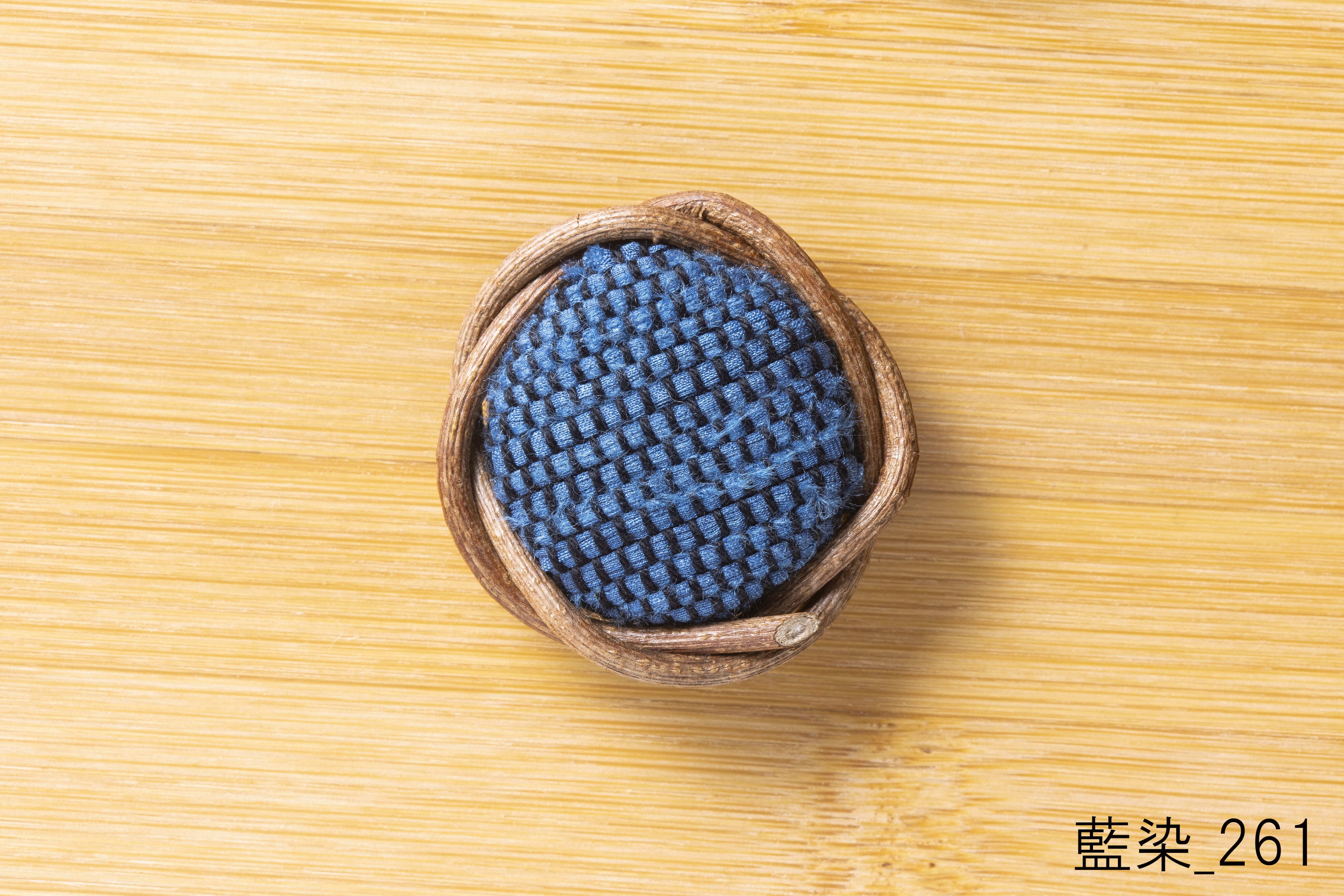 ブローチあけび 本藍染め | sakiori-Textile studio MURAKAMI