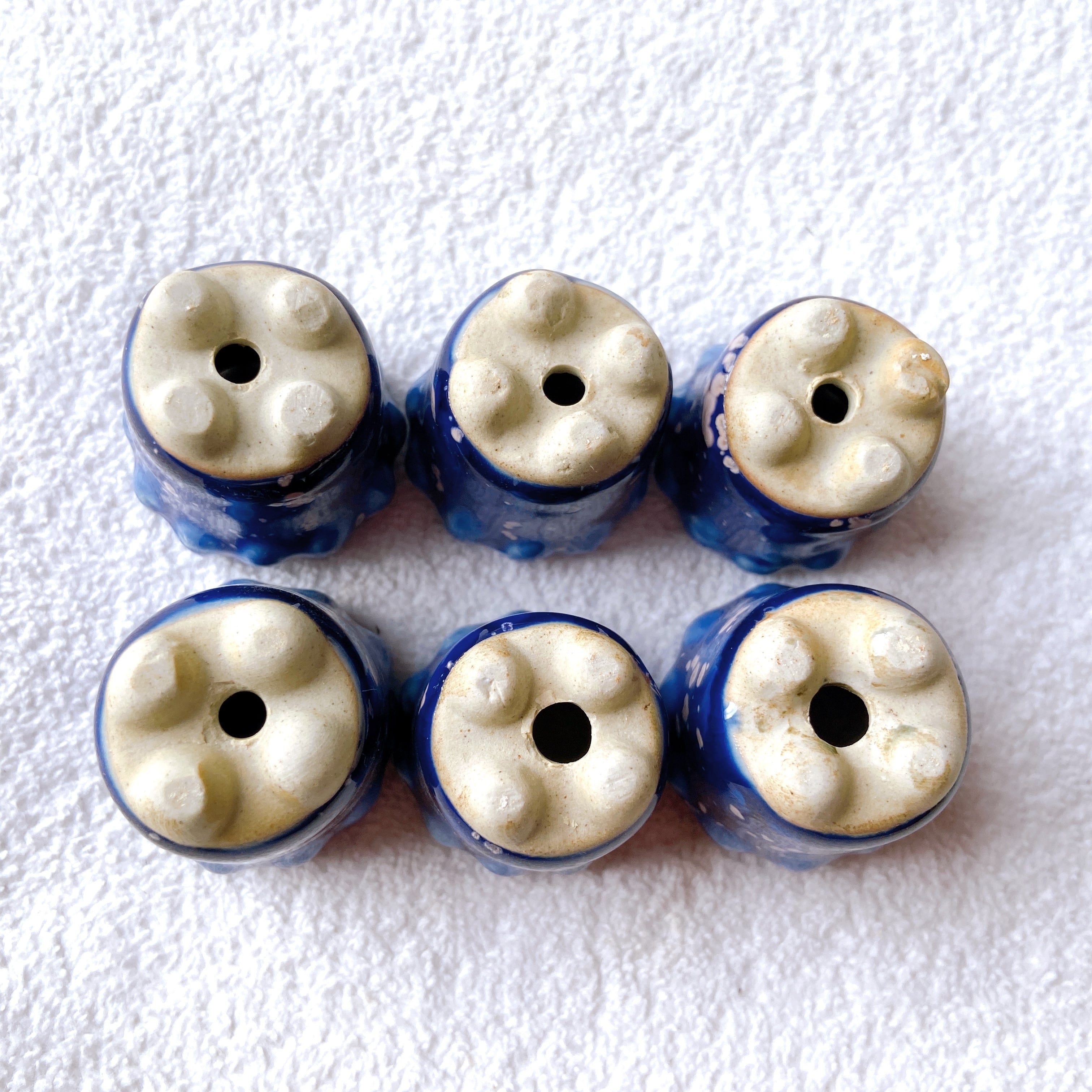 青色とピンクの斑点が美しい陶器製植木鉢 4点セット】 まるで水面の