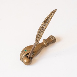 Hand-Motif Pen Holder