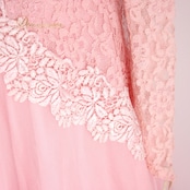 社交ダンス 衣装 スタンダード ドレス ワンピース パーティドレス レディース オールシーズン ピンク系 準正装 デモ レース 花柄 チョーカー 華やか 優雅 繊細 シック 二重スカート ボリューム おそろい チョーカー フェミニン ロマンティック 結婚式 発表会 ダンスイベント エレガント 着心地良い おしゃれ モダン フルフレア 流行 レディス 着用シーン多様