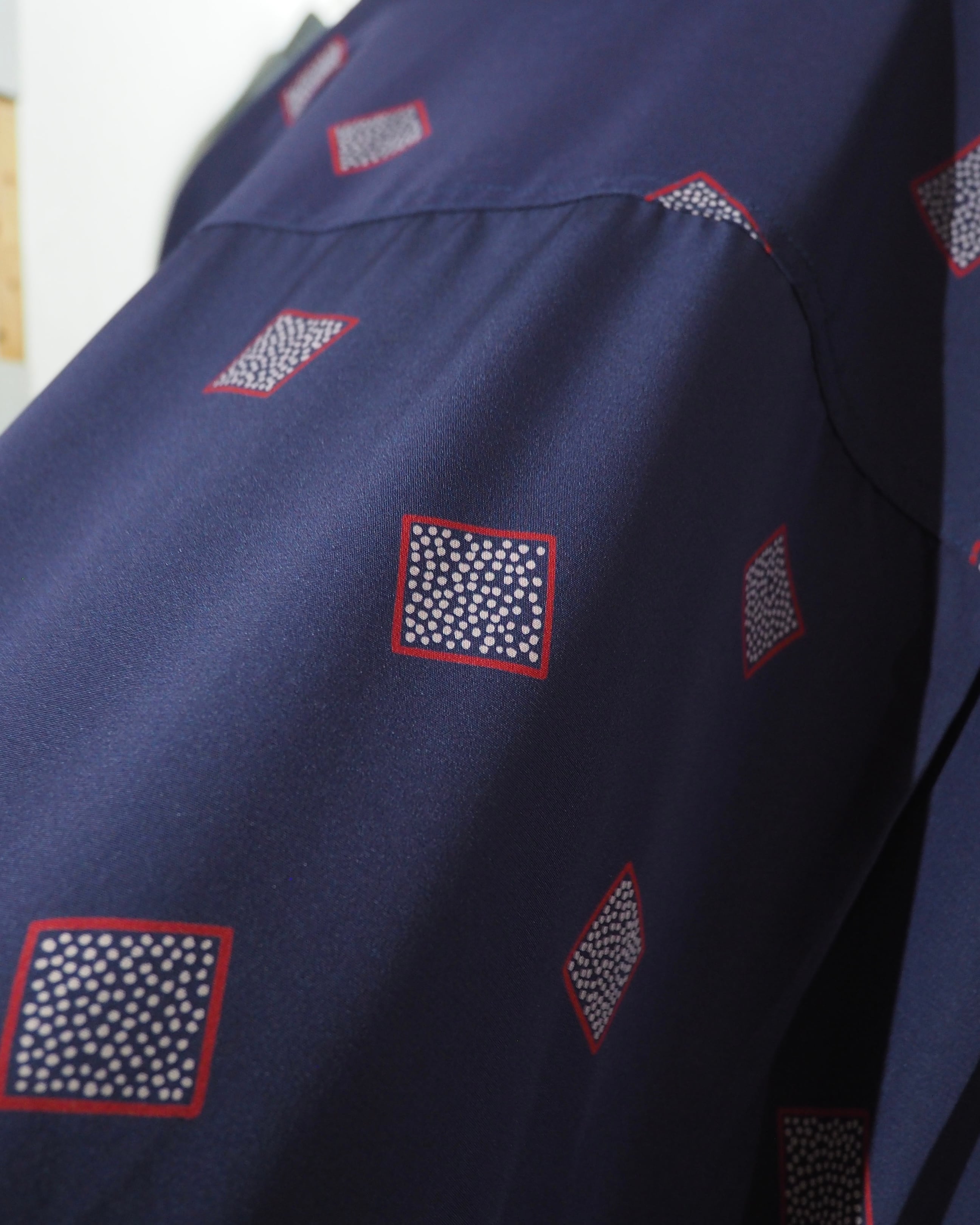 1990s Beautiful Bewitching Purple All Over Pattern vintage Drape Loose Shirt