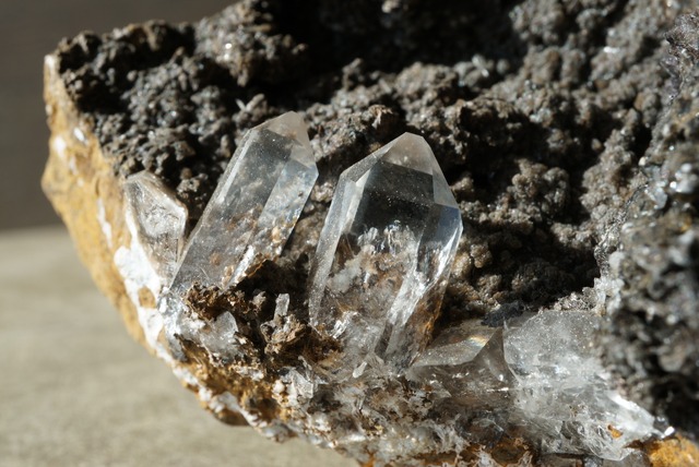 モロッコ産クォーツ/シデライト Quartz / Siderite 1487