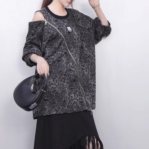 Diagonal zip leopard pullover【2color】 C1335