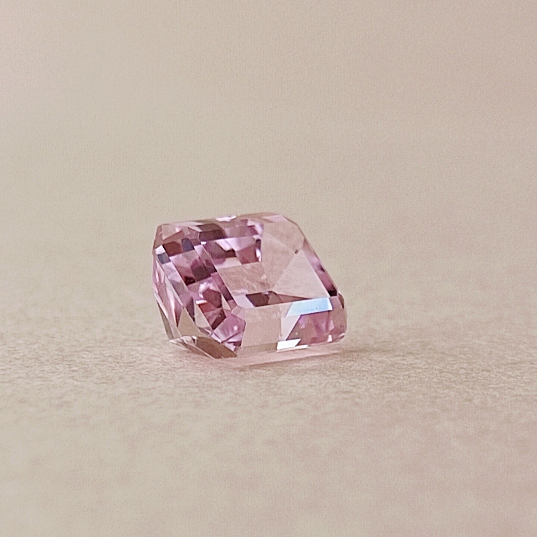 ブラジル産クンツァイト・ルース 3.16ct 9x7mm エメラルドカット
