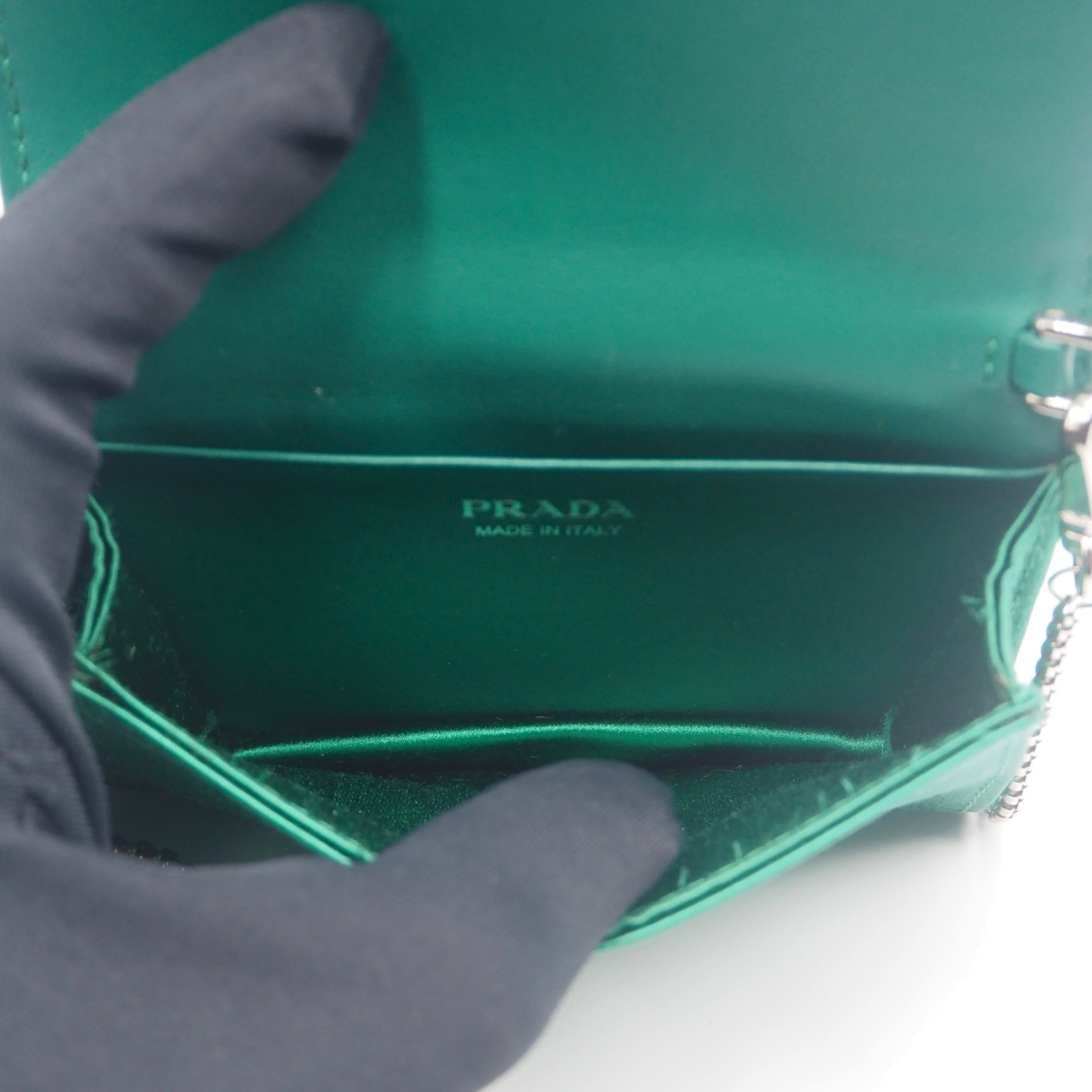 PRADA pre owned flapカードケース レザー グリーン プラダ 付属品付き