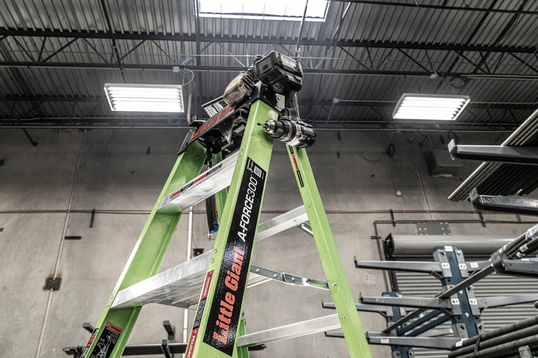 FRP脚立『エーフォース 300 4尺』LG-15794(10839) | littlegiant