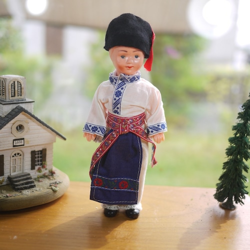 民族衣装の人形　男の子　チェコ