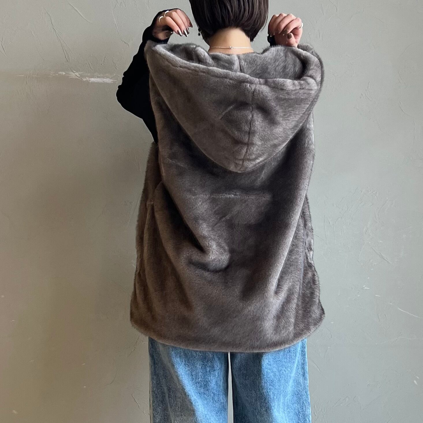 【 MIDVEIN 】ミンク調ファーフーディベスト