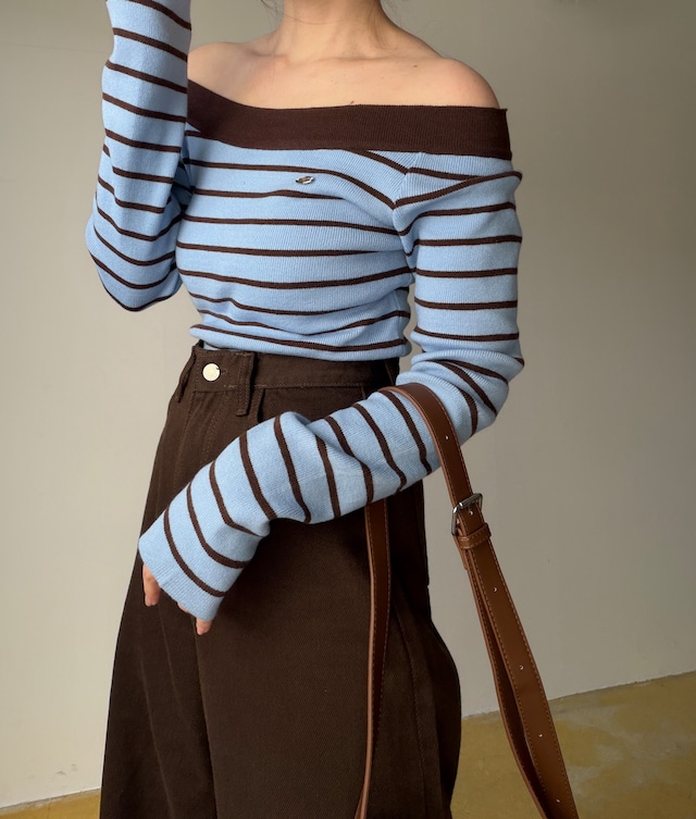 【予約販売　9/18〜順次発送予定】ミニプレートボーダーオフショルダーニットtops【サックス×ブラウン】