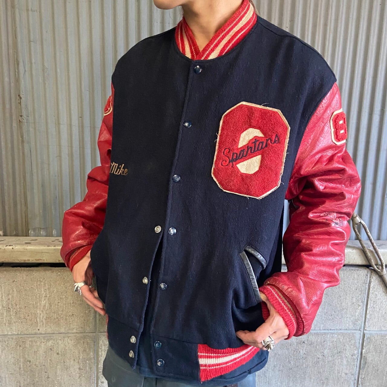 80年代 USA製 TROPHY JACKET 袖レザー ウールスタジャン ワッペン メンズXL相当 古着 アワードジャケット 80s ヴィンテージ  ビンテージ ブラック レッド 黒 赤色 【ブルゾン・ジャケット】 | cave 古着屋【公式】古着通販サイト