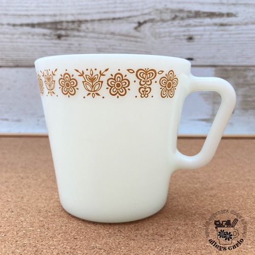 パイレックスのマグカップ　バタフライゴールド33　B　マグ mug