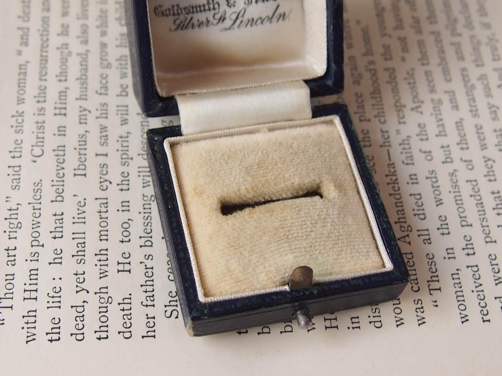 イギリスアンティーク リングケース リングボックス | Bonny Bee