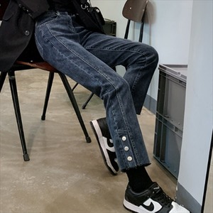 【送料無料】 ボトムス 3色 パンツ デニムパンツ ロング ロング丈 ボタン 装飾 デニム かわいい 大人可愛い 大人女子 綺麗 シンプル カジュアル 大人 おしゃれ お洒落 こなれ感 ラフ コンサバ 秋 30代 40代 レディース 女性用 ママ ママ服 お出かけ 女子会 お呼ばれ 休日 お茶会 着回し 普段使い 重ね着 韓国 韓国系 ファッション コーデ スタイル 楽ちん 体型カバー プチプラ 定番 デイリーユース 大きいサイズ 大きい 大きめ ゆったり ゆる