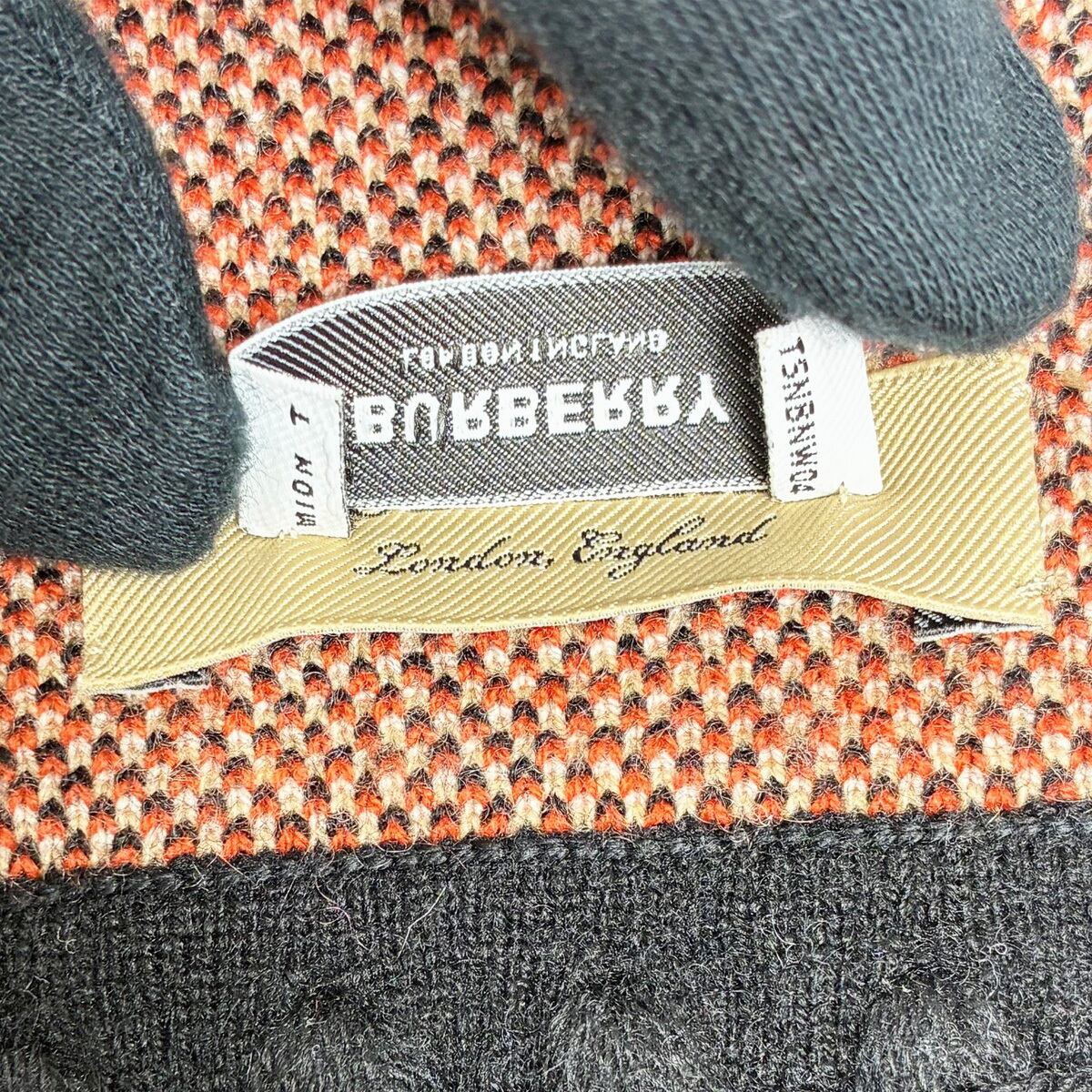 【中古】 バーバリー カシミヤ マフラー ビッグロゴ 809124 69B 白 クリーム オレンジ 黒 中古】 バーバリー カシミヤ マフラー ビッグロゴ 809124 69B 白
