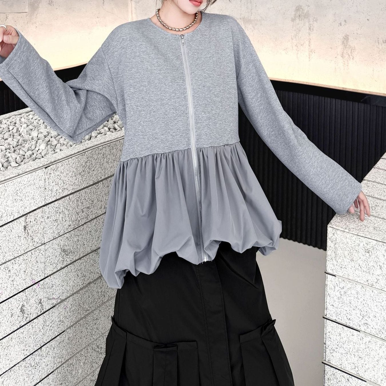 RUFFLED HEM ZIP FRONT RELAXED ROUND NECK JACKET M-18582