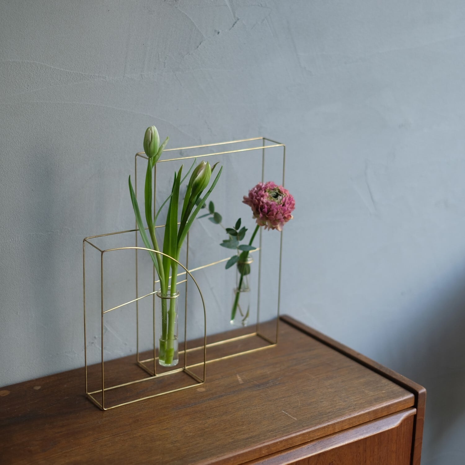 PIKE frame brass vase 【B】 | WEST VILLAGE TOKYO