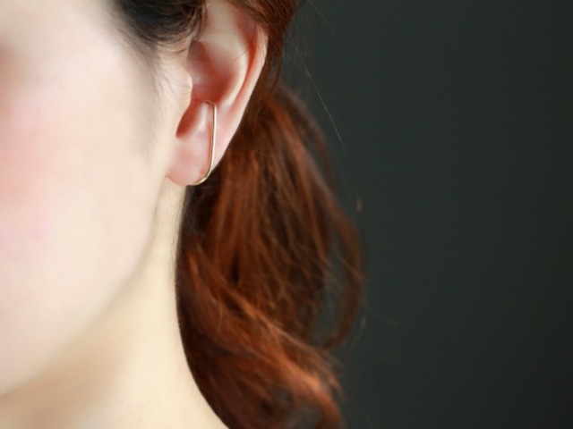 14kgf-straight line ear cuff