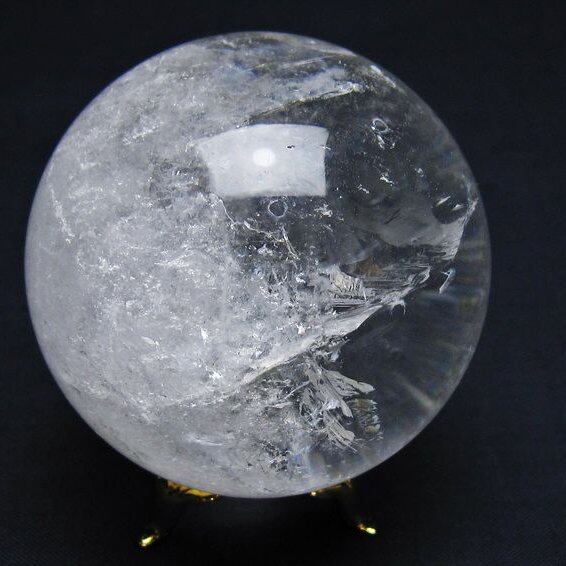 水晶 丸玉 虹入り 61mm スフィア 水晶玉 球体 玉 一点物 おまかせ便 151-7877