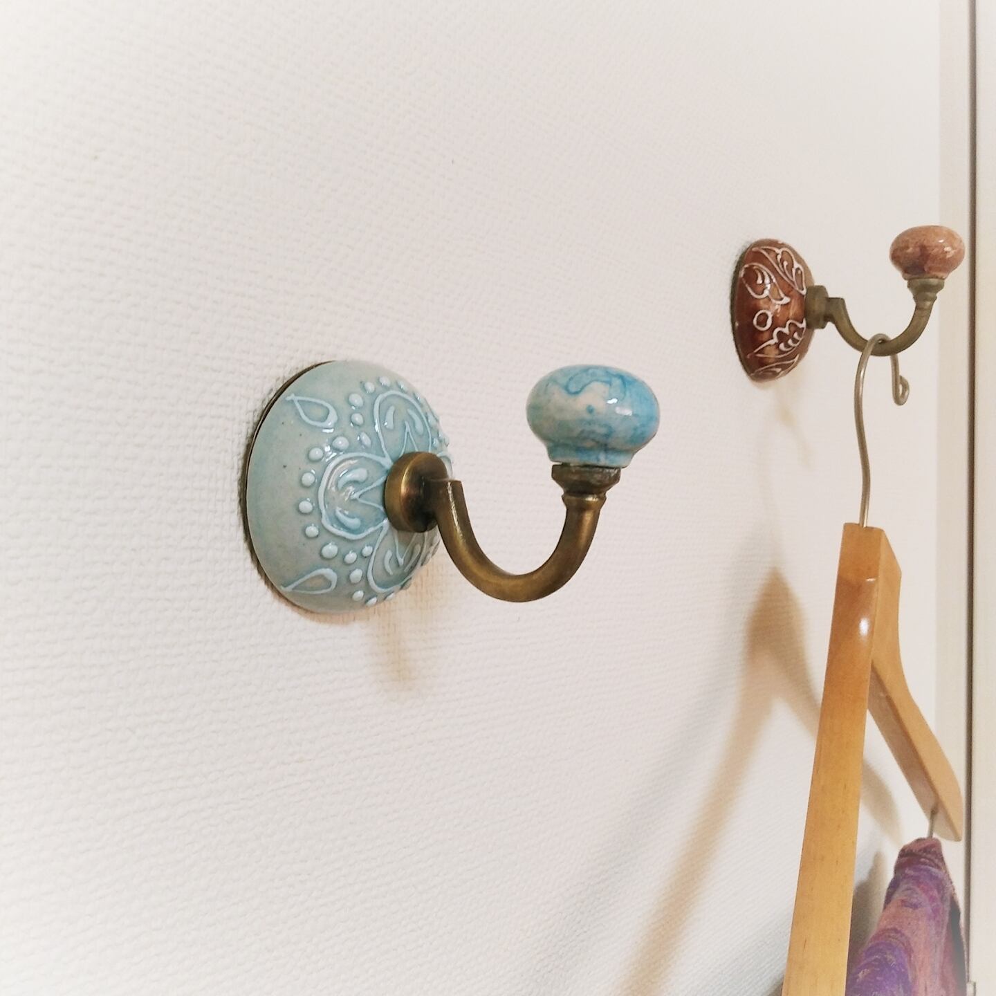 ウォールフック 陶器 おしゃれ 壁掛け 石膏ボード 簡単 フック おしゃれ ナチュラル Diy アンティーク ダーク グリーン 緑 Nick Nack ニックナック アジアの手仕事雑貨専門店