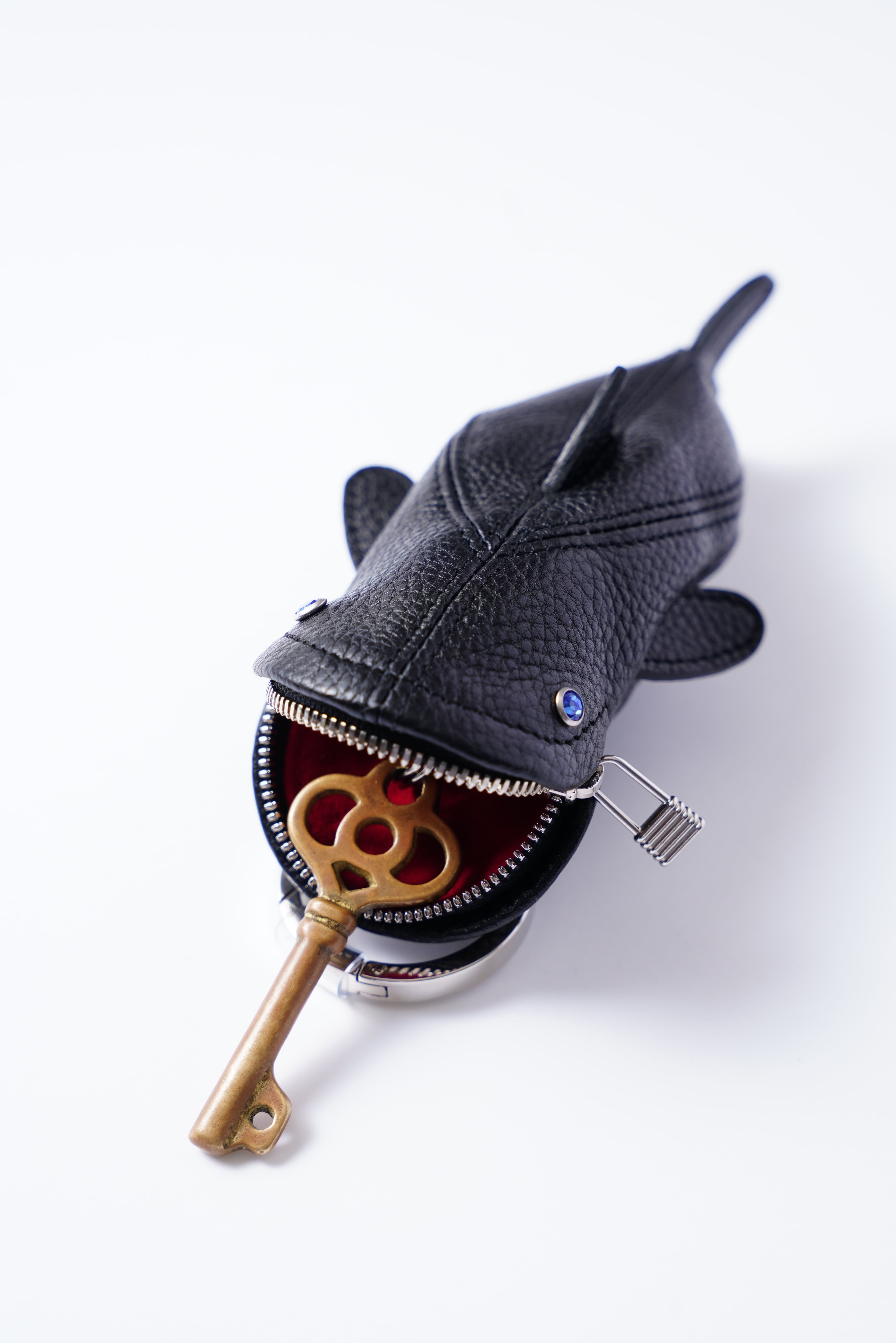 魚型レザーアクセサリーケース　i.d.o. キーケース | 【i.d.o】 公式オンラインショップ｜大切なものをなくさ