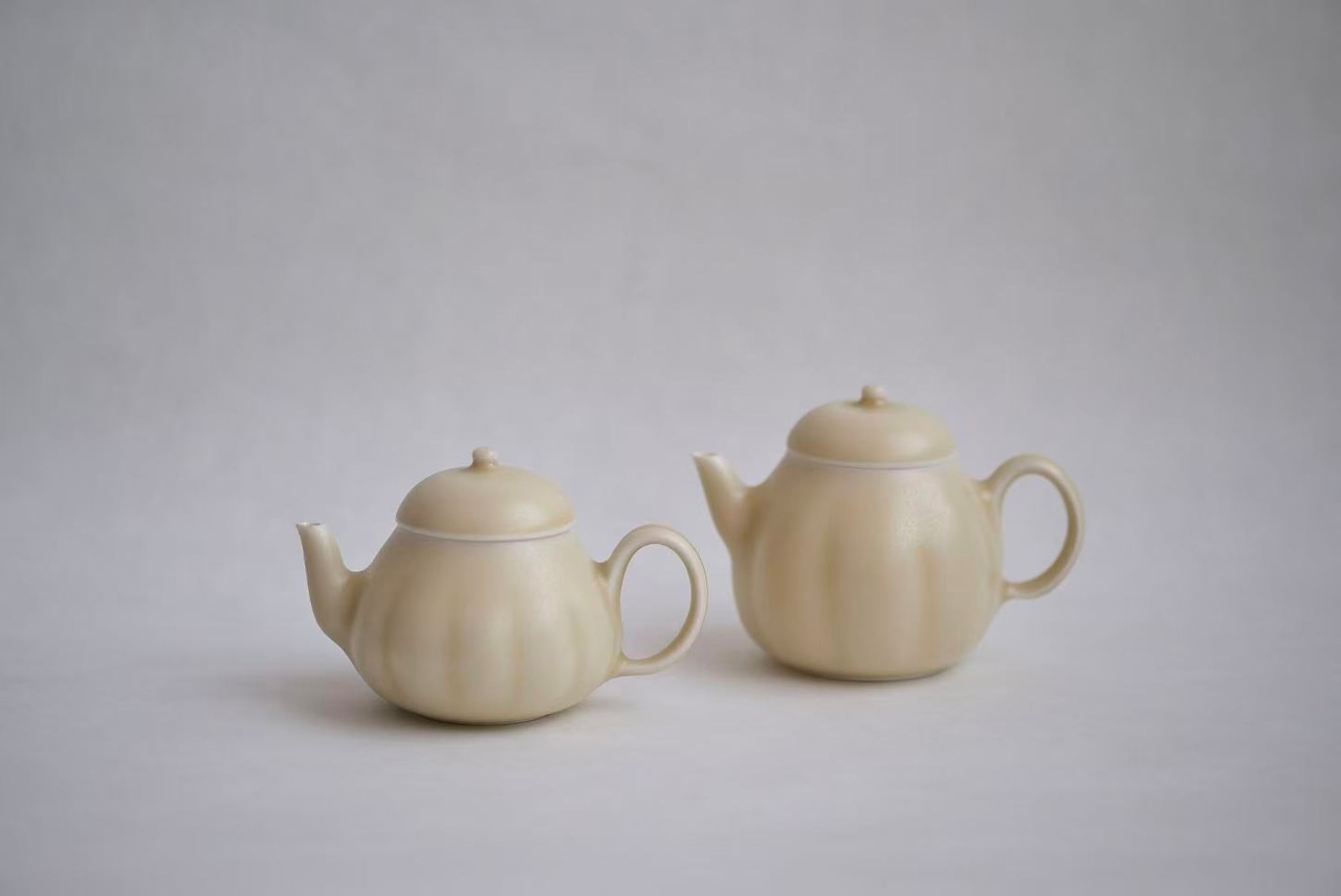 村田匠也 Takuya Murata - 黄釉茶壺 Teapot