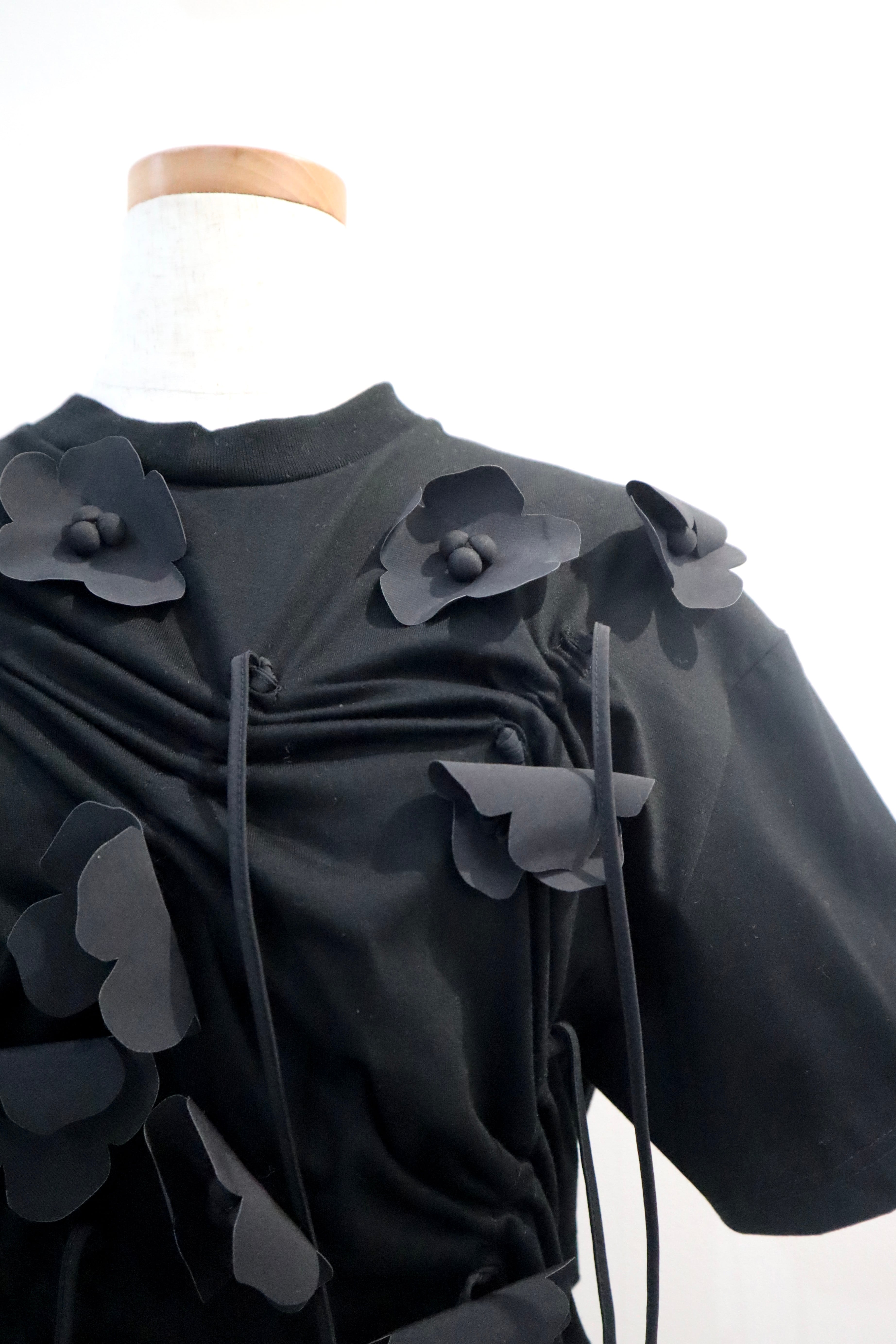 RIV NOBUHIKO】ANTHE FLOWER T-SHIRT | TOLMA.